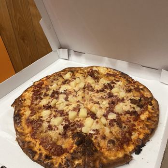 Geraci’s Slice Shop - Vegan cheese pizza with Pineapple and bacon - Pizza Near Me - Cleveland, Ohio Geraci’s Slice Shop - Vegan cheese pizza with Pineapple and bacon - Pizza Near Me - Cleveland, Ohio