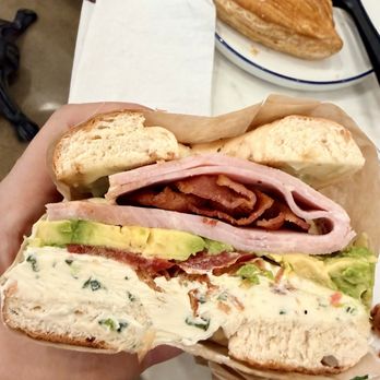 Underdog Coffee & Bread - Coffee & Tea Near Me - Falls Church, Virginia