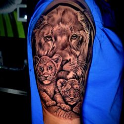 Monarca tattoo studio - Artist : chopz