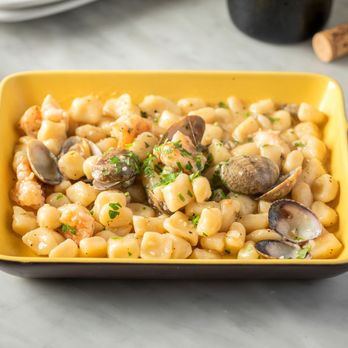 Nella Pizza e Pasta - Pizza Near Me - Chicago, Illinois