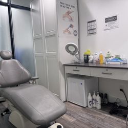 Downtown Foot Clinic-Sheraton Centre - Treatment room