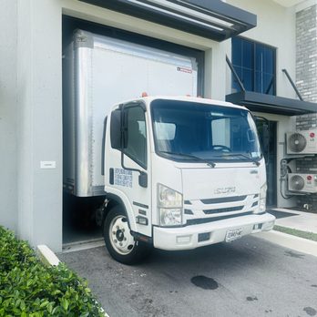 Lifestyle Moving & Storage - Truck fit my 1BR and also fit in my loading dock snug...lol.! - Movers Near Me Lifestyle Moving & Storage - Truck fit my 1BR and also fit in my loading dock snug...lol.! - Movers Near Me