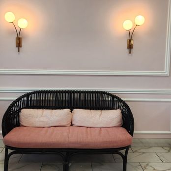 Tiffany's Sweet Spot - Waiting area (for your cupcakes). - Desserts Near Me - La Quinta, California