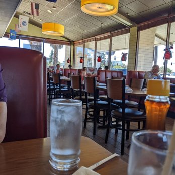 Denny's - Dining room - American Near Me - San Diego, California Denny's - Dining room - American Near Me - San Diego, California