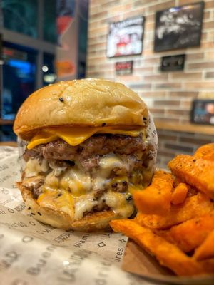 La Birra Bar (Burgers) - Wynwood by null