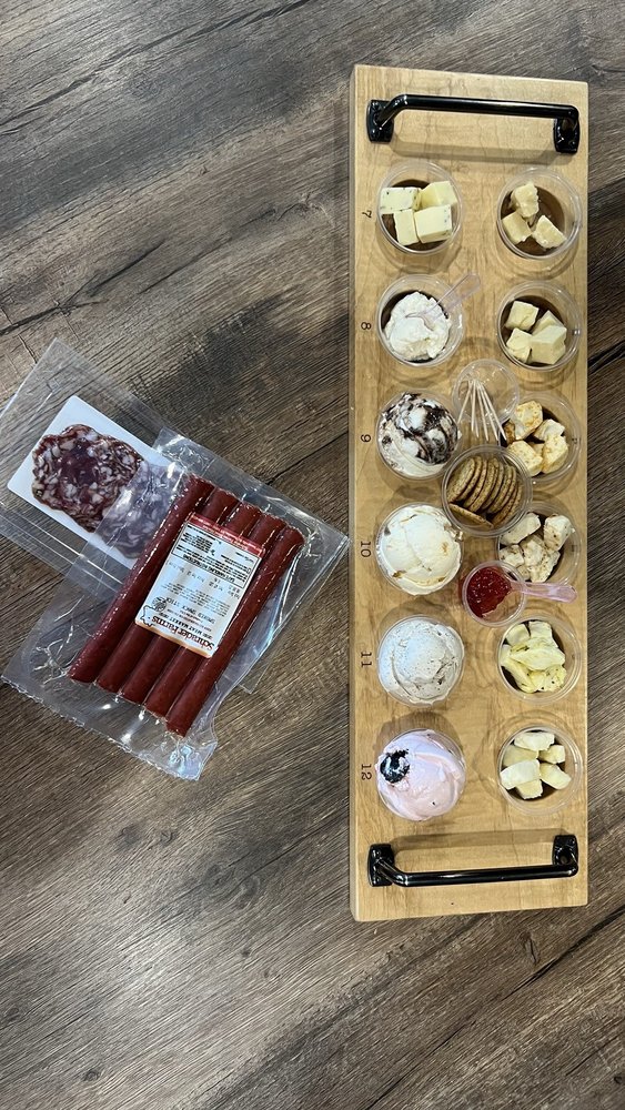 Shtayburne Farm Logo