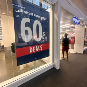 Old Navy Outlet - Women's Clothing Near Me - Elizabeth, New Jersey