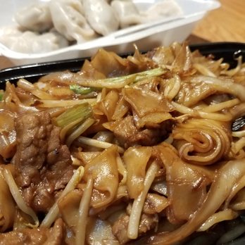 Beijing Cafe - Beef chow foon, and 18 beef dumplings! - Chinese Near Me - Boston, Massachusetts Beijing Cafe - Beef chow foon, and 18 beef dumplings! - Chinese Near Me - Boston, Massachusetts