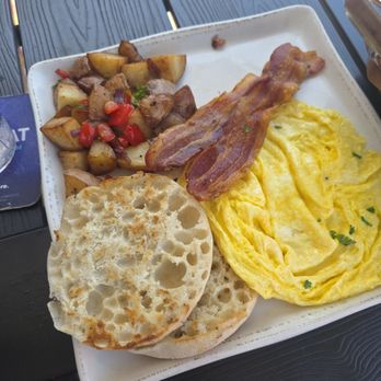 Curbside Eatery & Drinkery - Basic Breakfast - New American Near Me - La Mesa, California