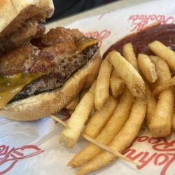 Johnny Rockets - Smoke House with fries
