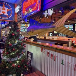 Bubba's 33 - Fun decor