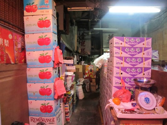 Yau Ma Tei Wholesale Fruit Market by null