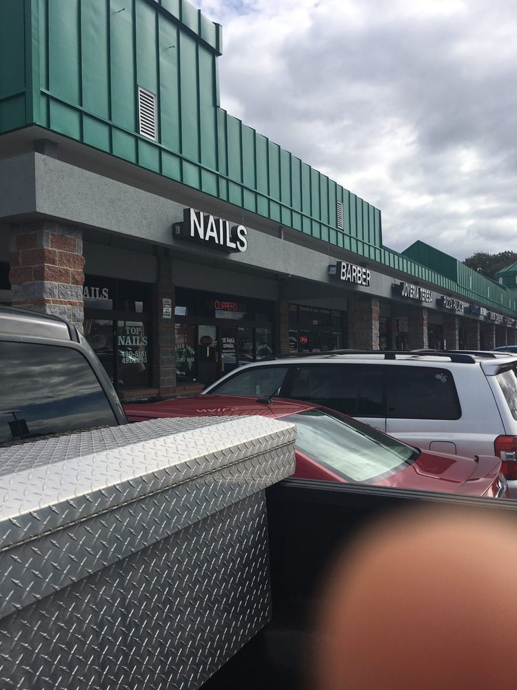 CLIPPERS BARBER SHOP Updated July 2024 13235 Occoquan Rd