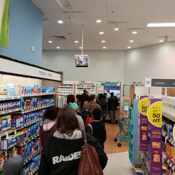 Walgreens - Walgreens long lines on a weekday at 4 pm. - Cosmetics & Beauty Supply Near Me - Aubrey, Texas
