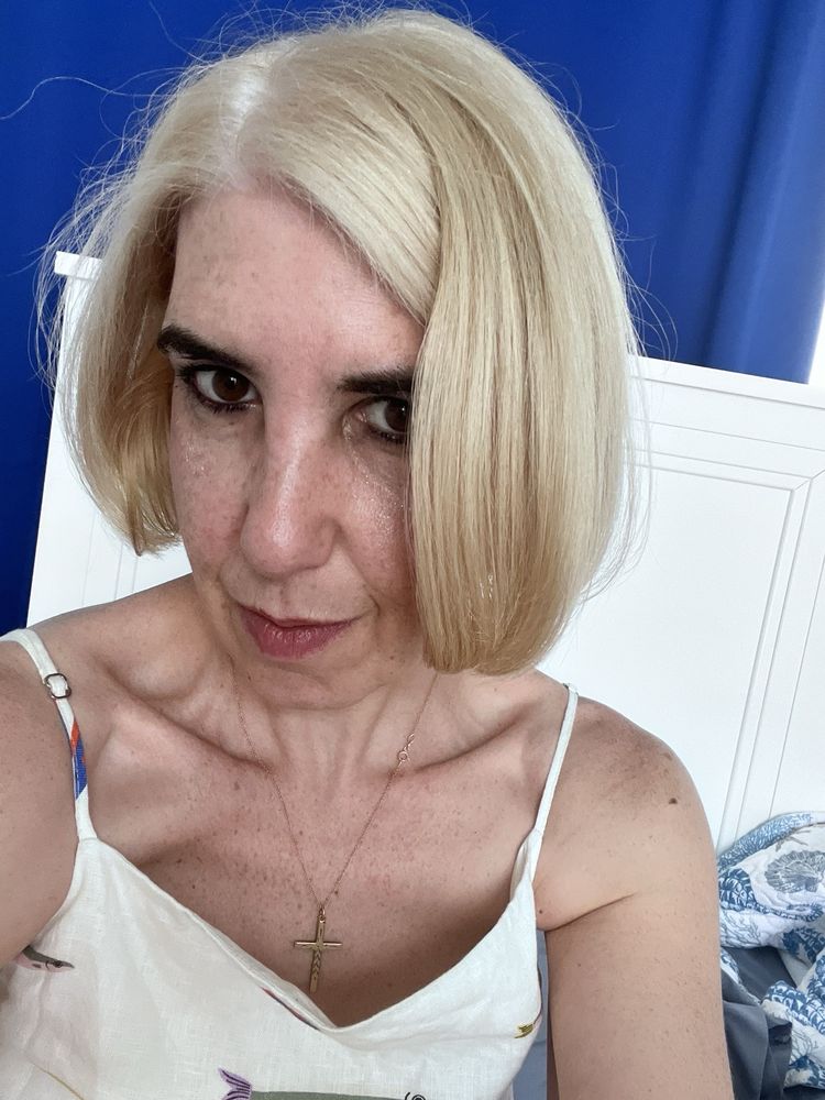 Paris Hair Salon Logo