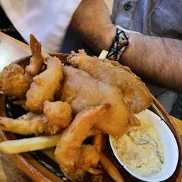 Fried seafood combo