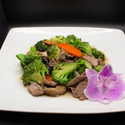 Kua Lao Thai Kitchen - Pad Broccoli!