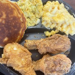 Goolsby’s - 3 piece fried chicken meal with mac n cheese, broccoli casserole and cornbread
