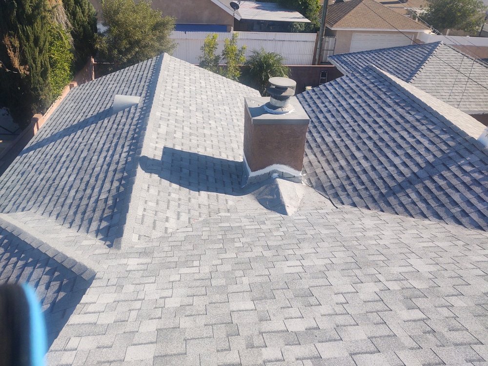 Slide of Delcid Roofing