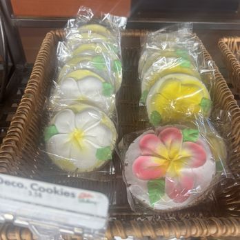 Liliha Bakery - Decorated cookies - Bakeries Near Me - Honolulu, Hawaii