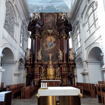 Karmeliterkloster - Altar with high altar in the back - Churches Near Me - Bamberg, BY