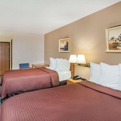 Days Inn by Wyndham Charleston - Guest room