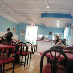 Alma's Main Cafe