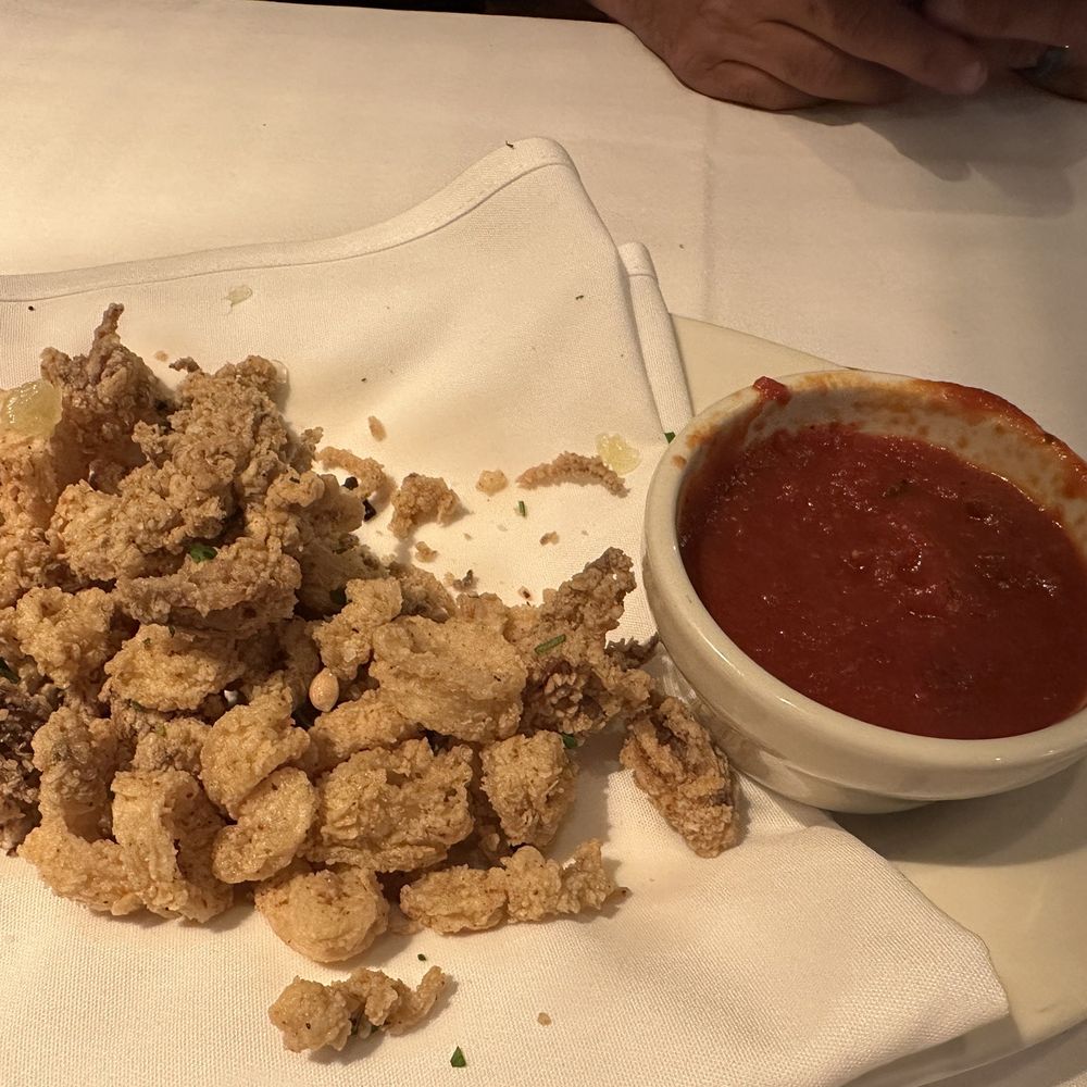 Maggiano's Little Italy - Calamari Fritt - Italian Near Me - Austin, Texas Maggiano's Little Italy - Calamari Fritt - Italian Near Me - Austin, Texas