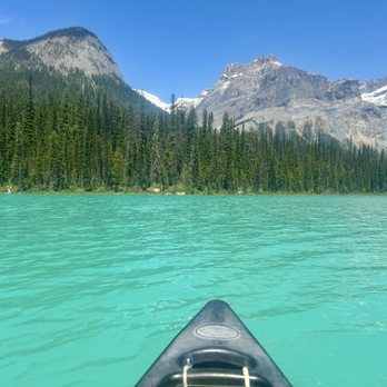 Emerald Lake - Hiking Near Me - Field, British Columbia Emerald Lake - Hiking Near Me - Field, British Columbia