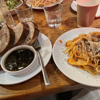 Sugo Pasta - Spicy Pork Fettucini and bread - Italian Near Me - Glasgow, GLG Sugo Pasta - Spicy Pork Fettucini and bread - Italian Near Me - Glasgow, GLG