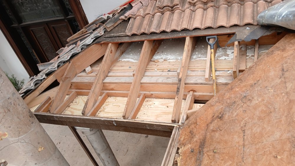 Slide of Mark Roofing Construction