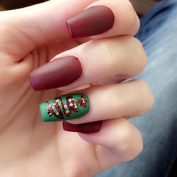 Deluxe Nails & Spa