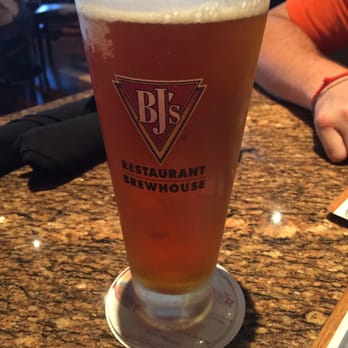 BJ's Restaurant & Brewhouse - Piranha IPA - New American Near Me - Webster, Texas