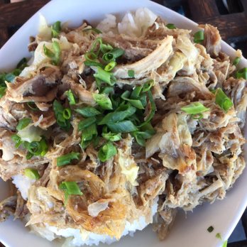 Kona Brewing - Try the Manini Bowls - beef brisket and kahlua pork, shown - Pubs Near Me - Honolulu, Hawaii