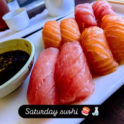 Sumo Sushi - Tuna and salmon nigiri