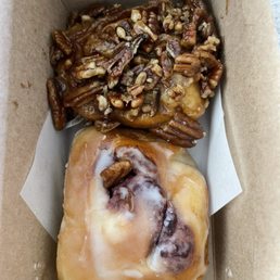 Cinnamon Rolls & Sticky Bun Combo Box