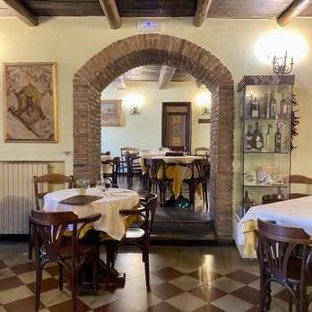 Calabria Bella - Inside - Italian Near Me - Cosenza, CS