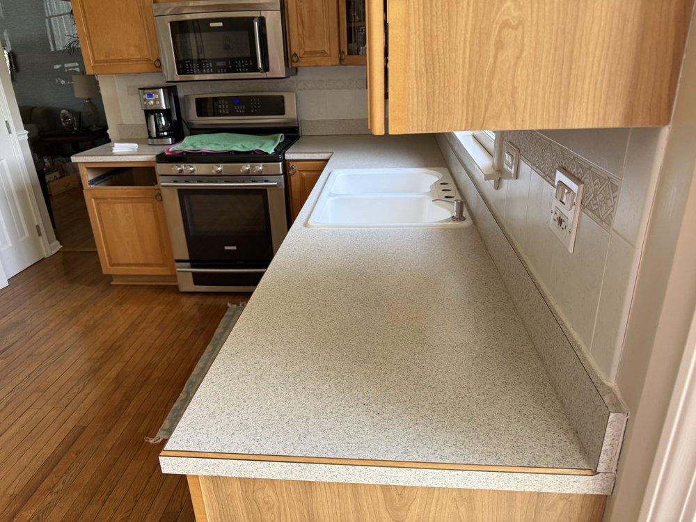 Factory Plaza - countertop fabricator in Bensenville, IL