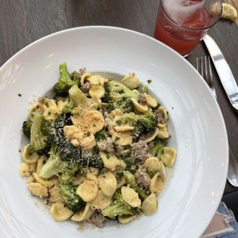 Uptown Bar & Eatery - Orecchiette - Bars Near Me - Ansonia, Connecticut