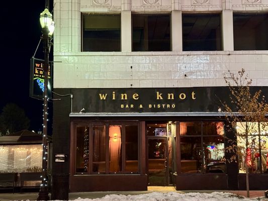 Wine Knot by null
