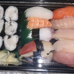 One More Sushi - Scallop Roll and 10-piece assorted sushi / omakase