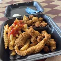 B's Hickory Smoke Bbq - Fried fish with okra and fries