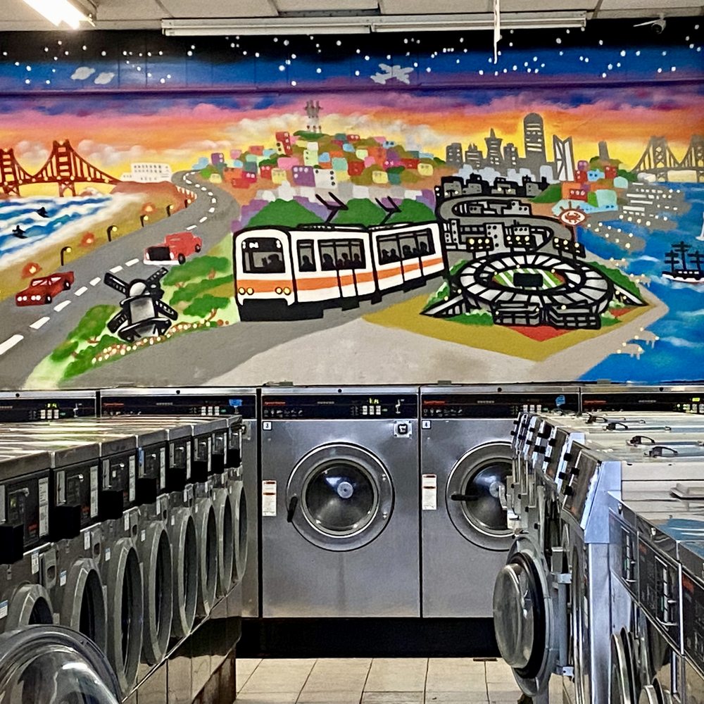 Mural of San Fran, and well-maintained machines! Mural of San Fran, and well-maintained machines!