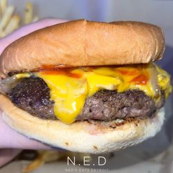 Z’s Pub - 7oz Cheeseburger with Sautéed Onions