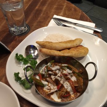 Moxies Fairview Mall Restaurant - Beef Vindaloo - Canadian (New) Near Me - North York, Ontario Moxies Fairview Mall Restaurant - Beef Vindaloo - Canadian (New) Near Me - North York, Ontario