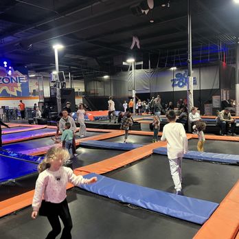 Sky Zone Trampoline Park - Trampoline Parks Near Me - Thousand Oaks, California Sky Zone Trampoline Park - Trampoline Parks Near Me - Thousand Oaks, California