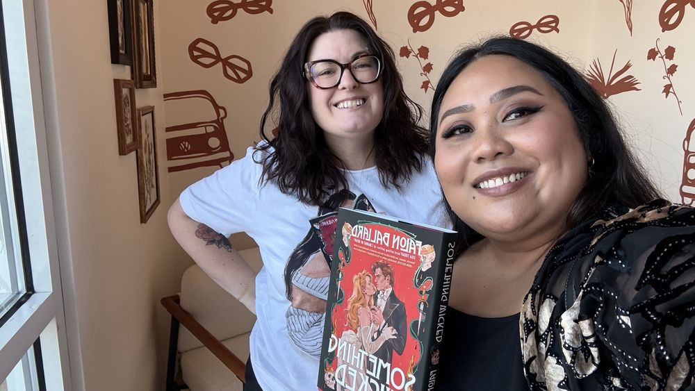 The Spine & Vine Bookstore Logo