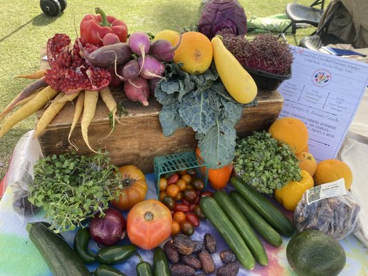 Santa Paula Certified Farmers Market by null