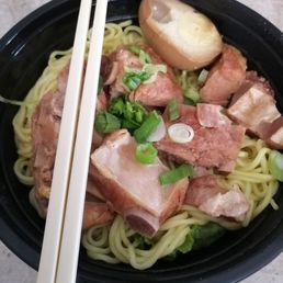 Pork rib noodle