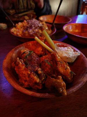 Vindicktive Bar and Wings by null